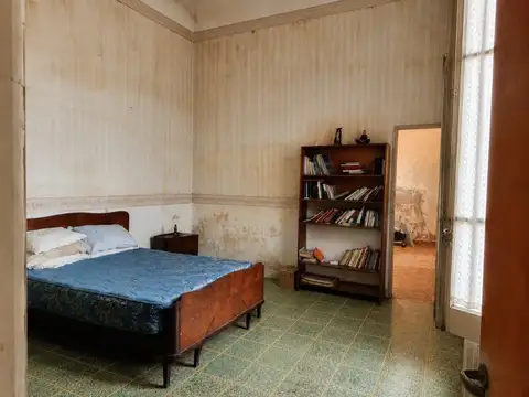 Depto Tipo Casa en Venta en Flores, USD 130.000