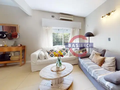 Casa 3 ambientes con 2 baños