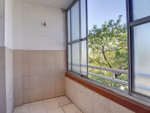 Avenida Castañares 4800