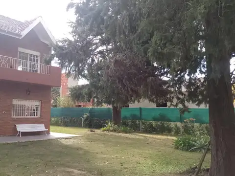 Casa en Venta con 4 cocheras