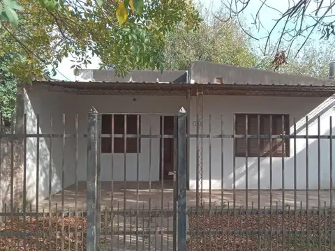 SE VENDE CASA EN RECONQUISTA, Bº LAS FLORES