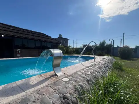 Se vende quincho con pileta en barrio privado
