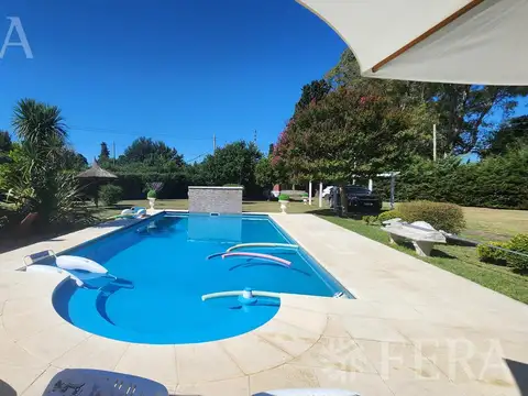 Venta Casa Quinta 3 ambientes con piscina, quincho y parrilla en El Pato