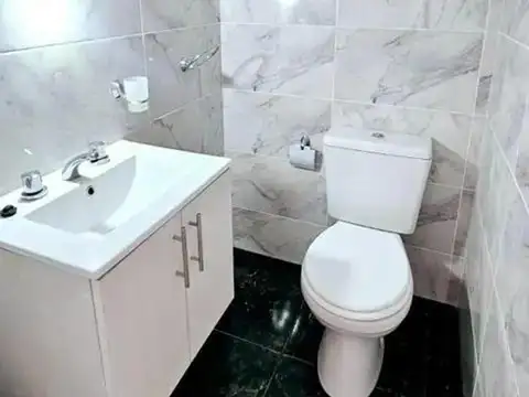 Depto Tipo Casa en Venta con 2 cocheras