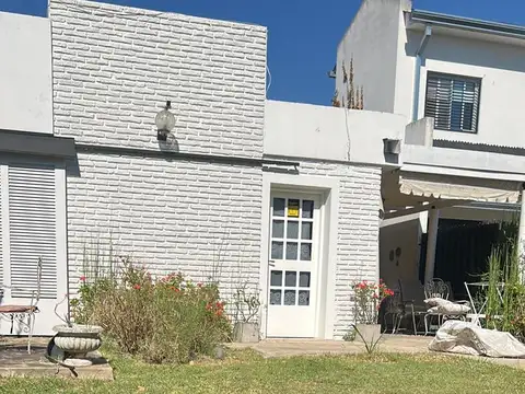 Casa en Alquiler en Manuel B Gonnet, $ 1.300.000
