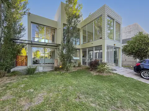 Casa de 3 dormitorios en Los Pasos del Jockey I