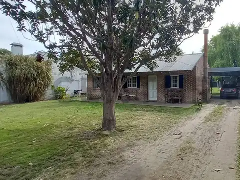 Casa 4 ambientes con 2 baños