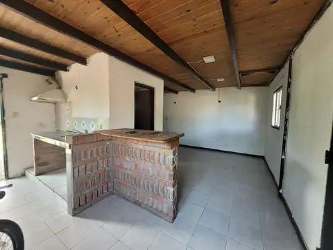 Casa 2 ambientes con 1 baño