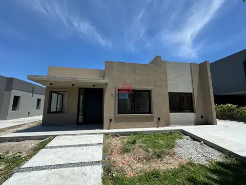 Casa  en Venta en Barrio Privado Santo Tomas, Pilar, G.B.A. Zona Norte