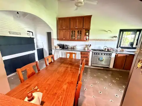 Casa en Venta con 4 cocheras