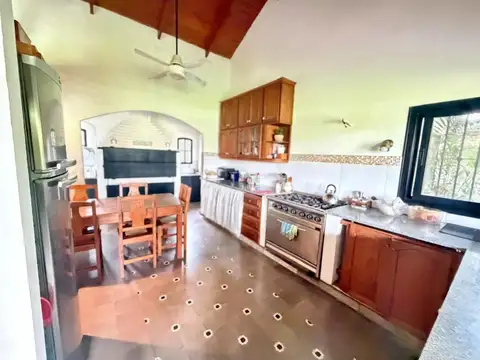 Casa 6 ambientes con 3 baños