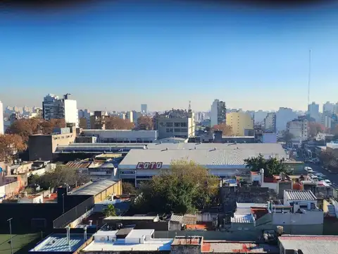 DEPTO 3 AMB COCHERA VENTA FLORES BALCON