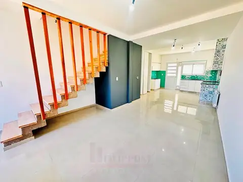 Casa 4 ambientes con 2 baños