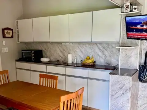 Se vende casa de 5 ambientes ideal inversores en Barrio Champagnat, Luján.