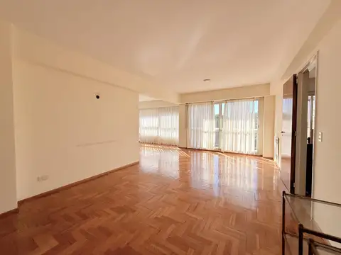Departamento 4 ambientes con 3 baños