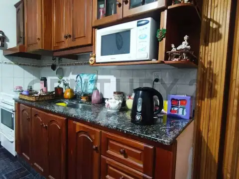 Casa 6 ambientes con 1 baño