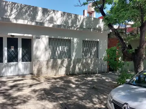 CASA SOBRE LOTE PROPIO 4 AMB + GARAGE + PATIO + TERRAZA