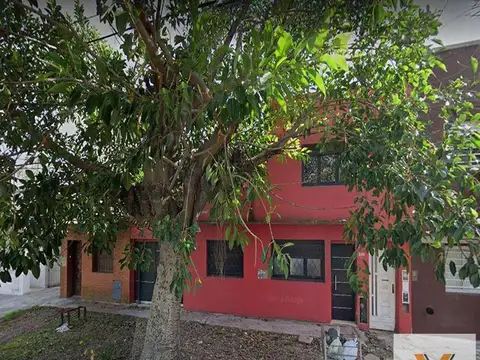 Casa en venta - 3 dormitorios 1 baño - Cochera  - 110 mts2 - La Plata