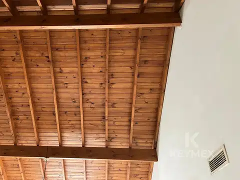 Casa en Venta con 10 cocheras