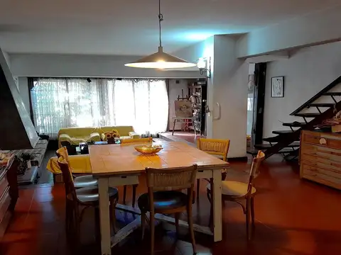 Casa 5 ambientes con 3 baños