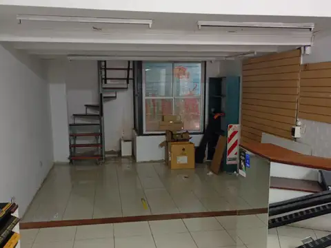 AV. ACOYTE 100, Piso PB