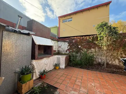 PH 3 AMBIENTES CON PATIO EN LAS AVENIDAS