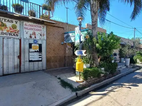 Venta Casa con Dpto + Local en Ciudadela