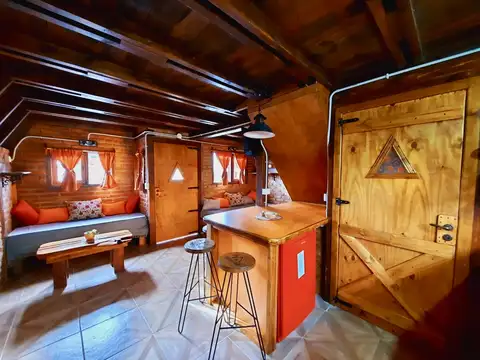 Hermosas cabañas de tres ambientes, amuebladas. Ideal para tres personas (cuatro a consultar), sin mascotas.