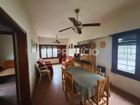 Casa 3 ambientes con 1 baño