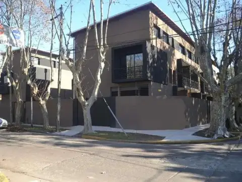 Triplex en venta 3 ambientes con cochera en Tigre Residencial