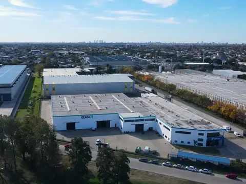 Alquiler Nave Industrial   oficinas con frente sobre Av Circunvalación