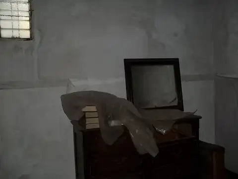 DOS CASAS SOBRE LOTE DE 290 M2 PARA REFACCIONAR EN MUY BUENA ZONA DE BECCAR