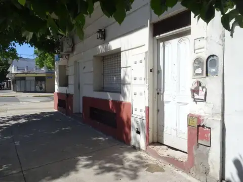 Depto Tipo Casa en Venta 80 años