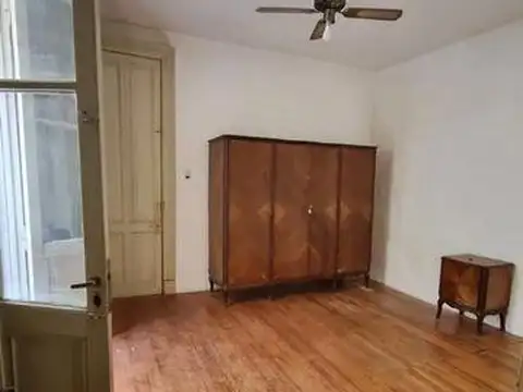 Casa 6 ambientes con 1 baño