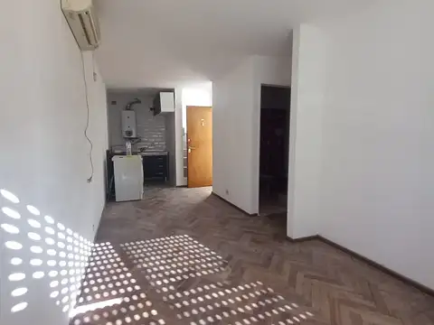 Excelente zona  1 dormitorio mas comodín