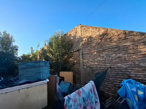 Casa 2 dormitorios en Vicente Senzabello al 400, Florencio Varela