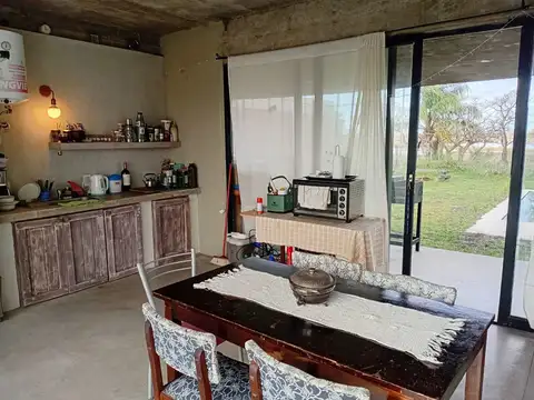 Casa 4 ambientes con 1 baño