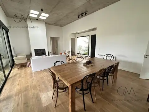 Casa en Alquiler Temporal con 1 cochera