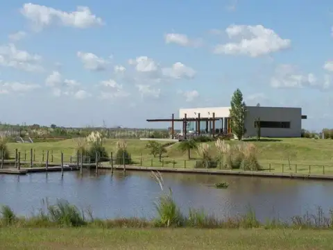 Lote a la Laguna Barrio Náutico El Cazal Escobar