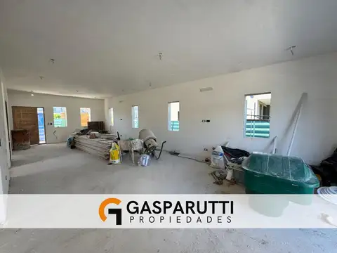 Casa 4 ambientes con 4 baños
