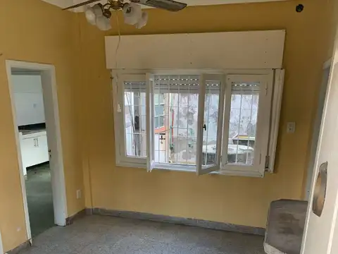 Depto Tipo Casa 4 ambientes con 1 baño