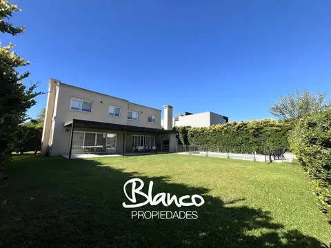 Casa  en Venta en Ayres Plaza, Pilar, G.B.A. Zona Norte