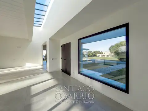 Casa en Venta de 332m² Totales en Everlinks golf & Country de Lujan con Vista al Golf 100