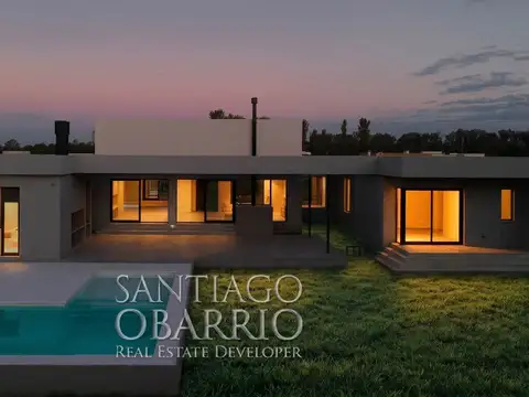 Casa en Venta de 332m² Totales en Everlinks golf & Country de Lujan con Vista al Golf 100