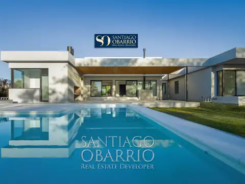 Casa en Venta de 332m² Totales en Everlinks golf & Country de Lujan con Vista al Golf