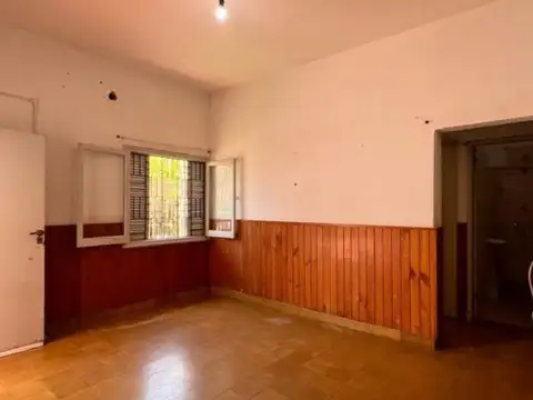 Casa 5 ambientes con 1 baño