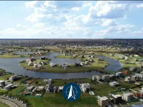 Casa en Venta con 4 cocheras