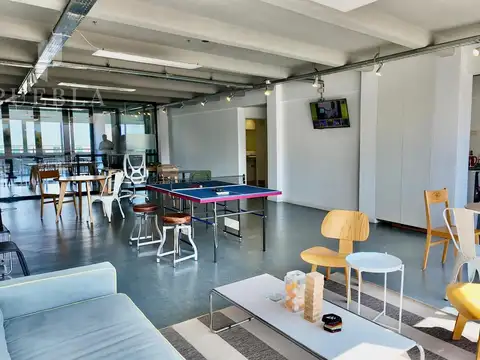 Oficina en Alquiler – Distrito Tecnológico – 6° Piso con Cochera, Balcón y Terraza