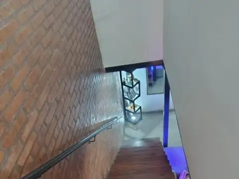Casa en Alquiler con 1 cochera