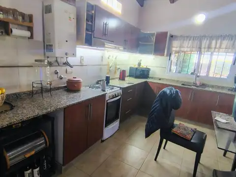 Casa 4 ambientes con 1 baño